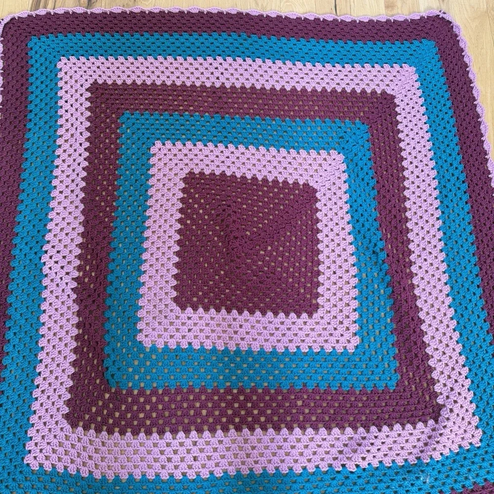 Vintage‎ Hand Crochet Throw Blanket 53x53in